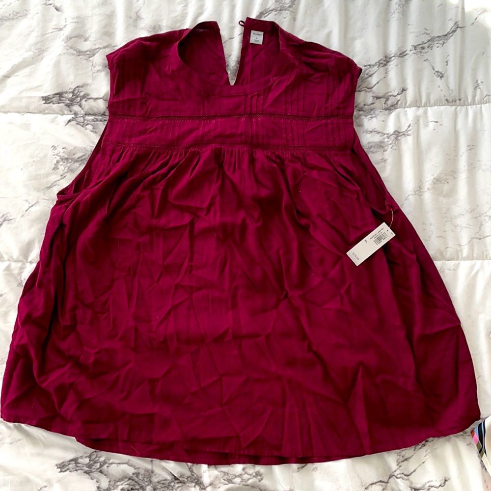 NWT Women’s Burgundy Flowy Top